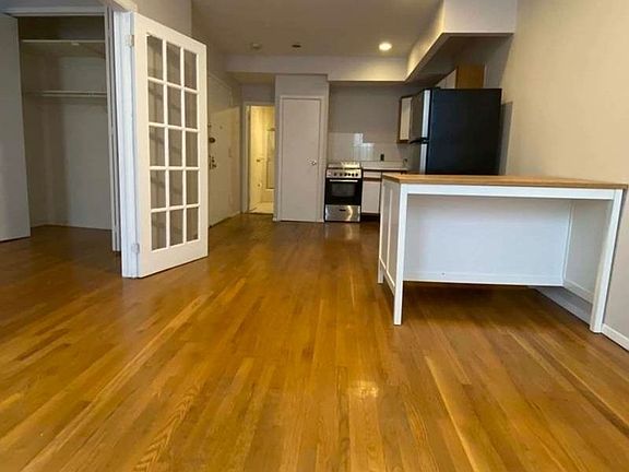 3rd image of 493 Henry St #2R