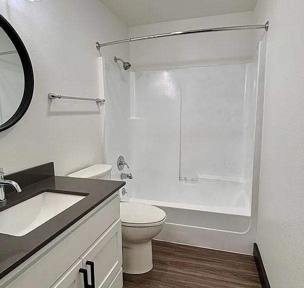 2410 Dexter Ave N #301 — Photo 16