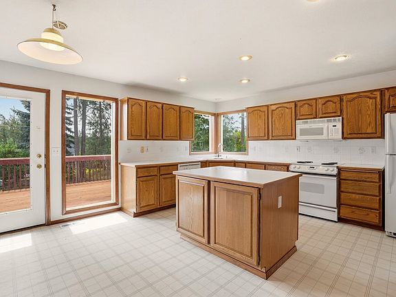 3rd image of 1218 E Blue Heron Ct