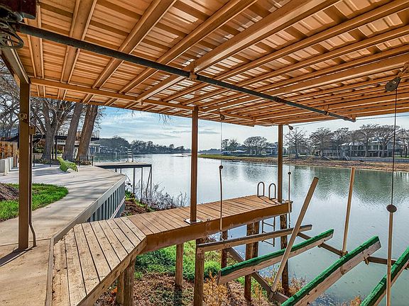 5th image of 232 Lake Ridge