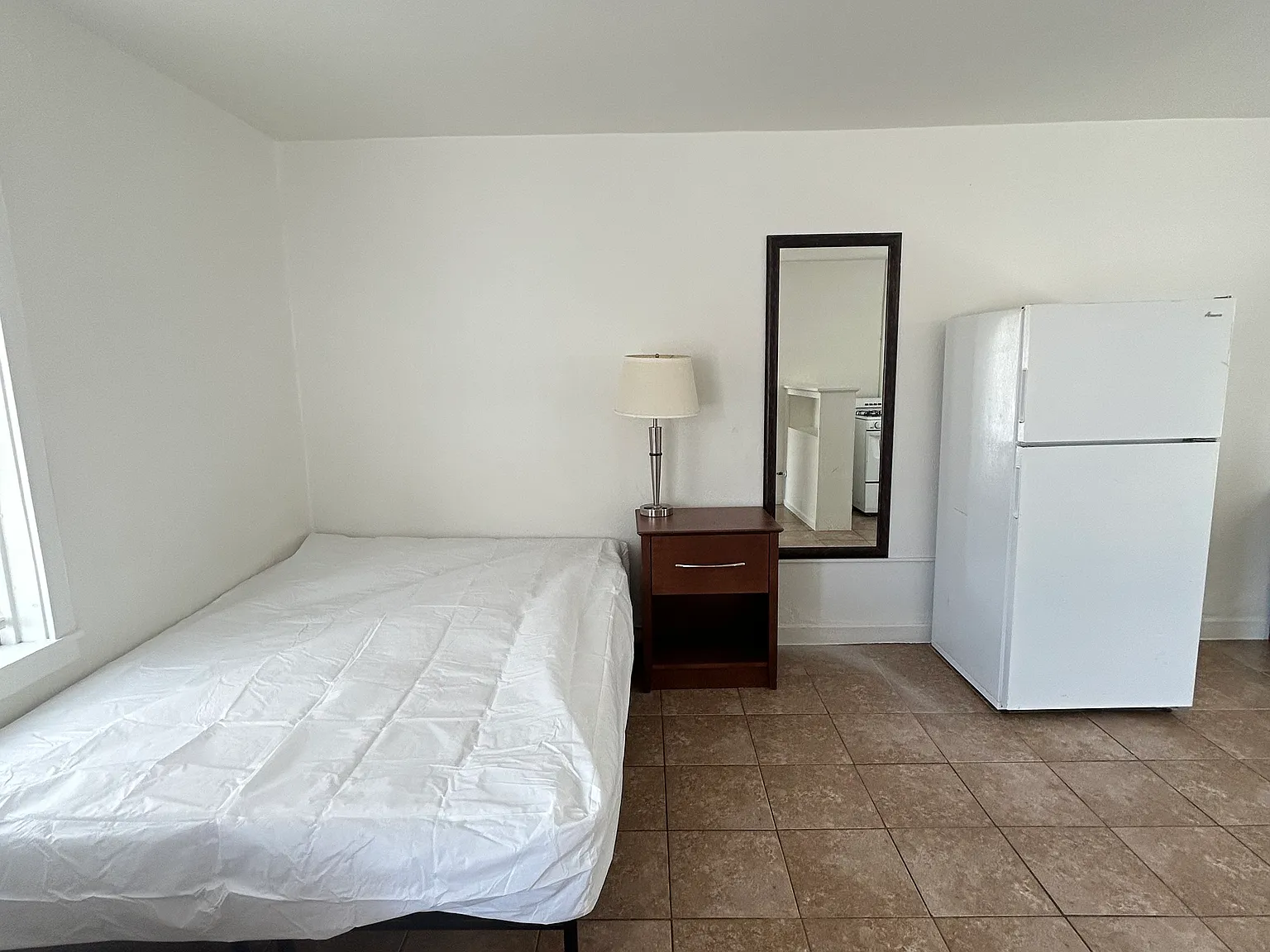 1 bed, 300 sqft, $800 — Photo 2