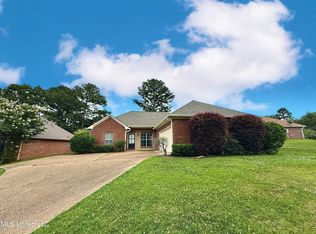 302 Bedford Ct, Brandon, MS 39047