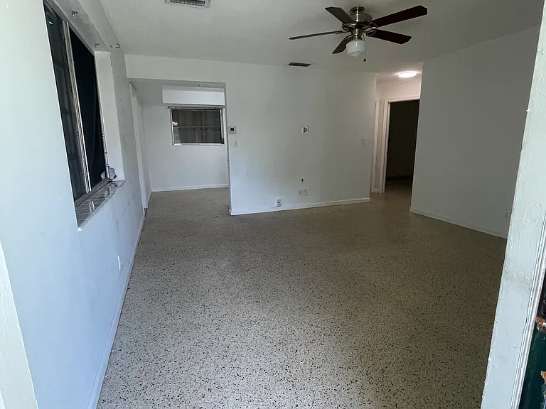 5738 Lincoln St #B — Photo 2