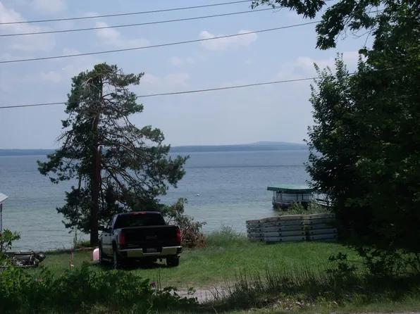 1400 Topinabee Shore Dr, Topinabee, MI 49791