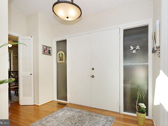4th image of 2608 Woodfern Ct