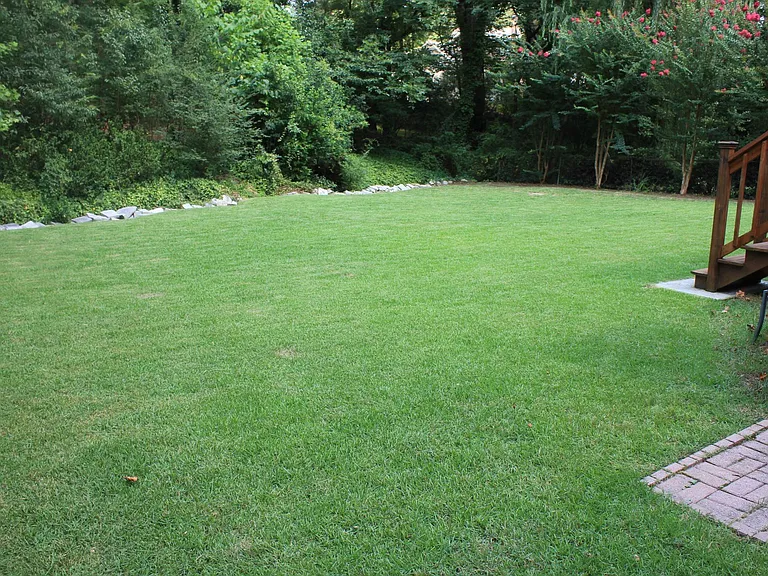 2741 Valvedere Dr NE — Photo 15
