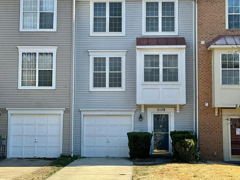 2128 Brigadier Blvd — Photo 1