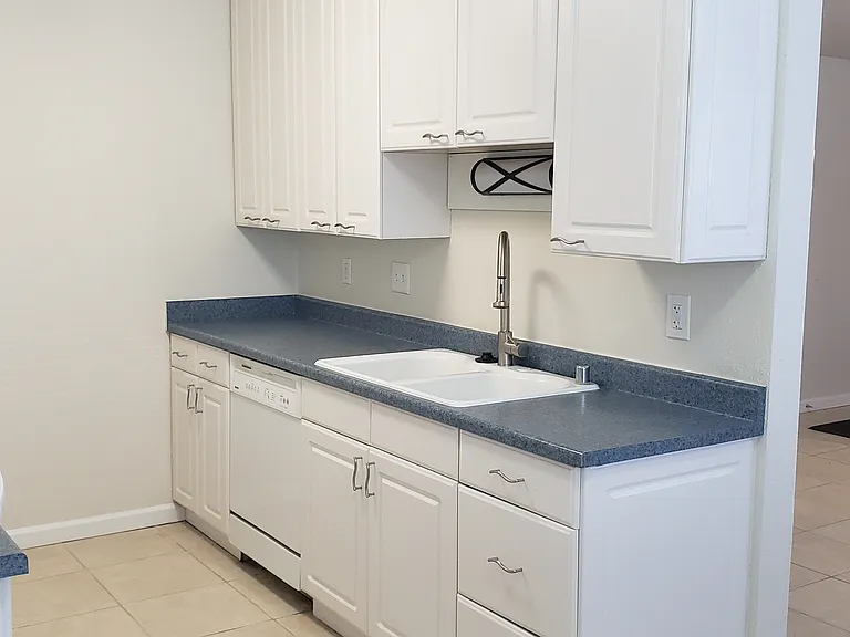 241 McCarrey St #5 — Photo 15