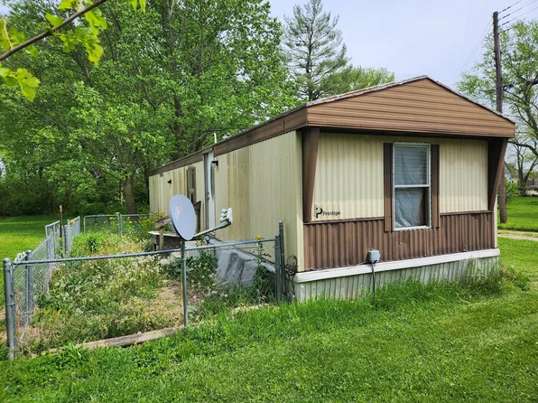 203 N East St, Roachdale, IN 46172