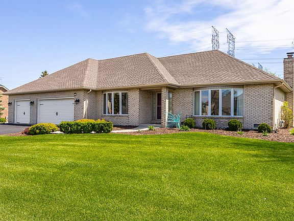 3rd image of 13201 Meadow Hill Ln