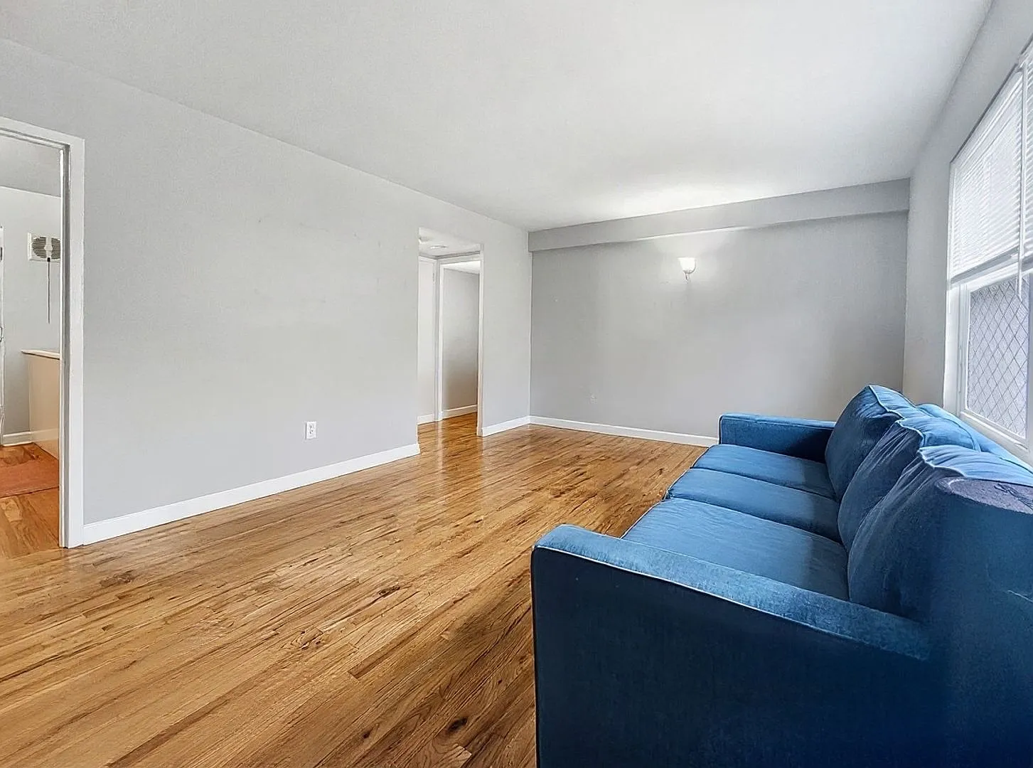 2104-24 W. Foster Ave — Photo 3