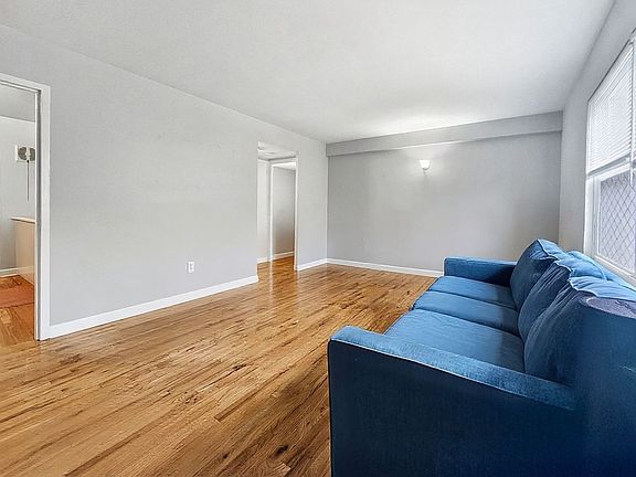 3rd image of 2104-24 W Foster Ave #2120-2E