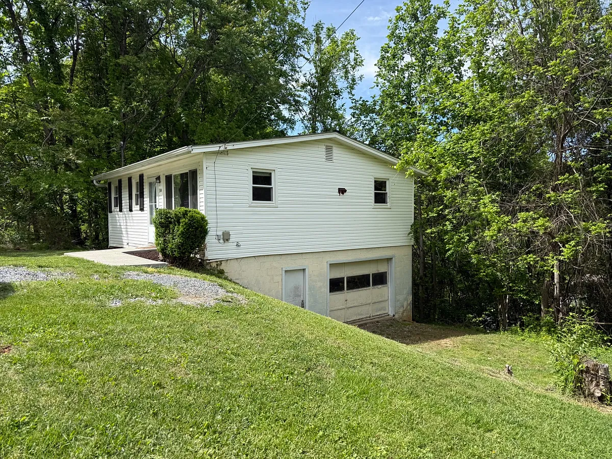 Unit Photo - 118 Rhody Dr