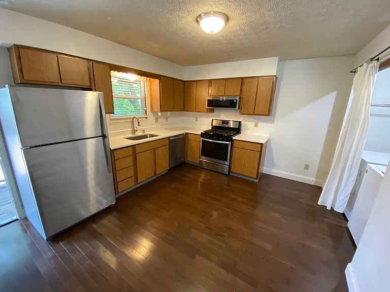 Chittenden Ave 76 MLR — Photo 22