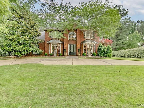 2nd image of 6811 Elaina Ln