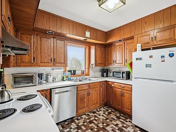 5th image of 53 Newton St