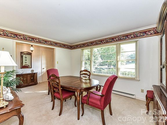 3rd image of 1416 Marjorie Dr