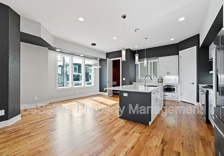 1000 Southside Ave — Photo 32