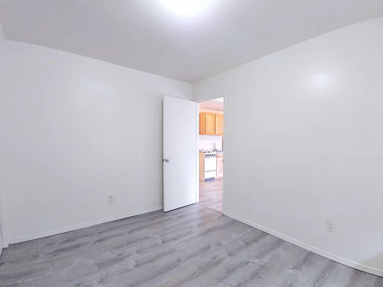 Renovated 1 Bedroom Apartment Close to UNM, CNM, and Roosevelt Park — Photo 17