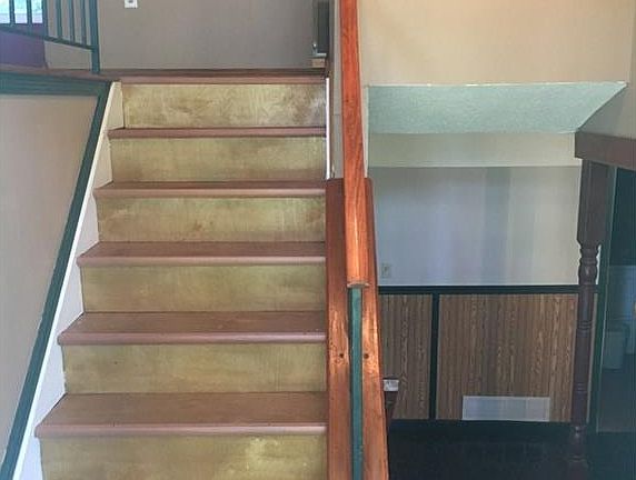 3rd image of 8816 Coronado Ct