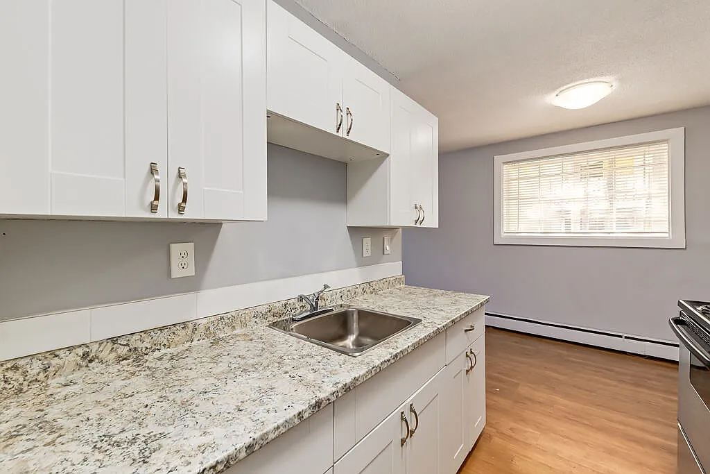 10811 113th St NW #1B-1Ba photo 1