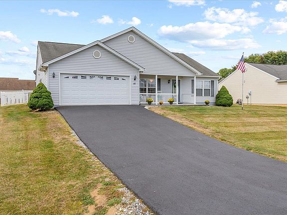 4th image of 41 Carrollton Ct