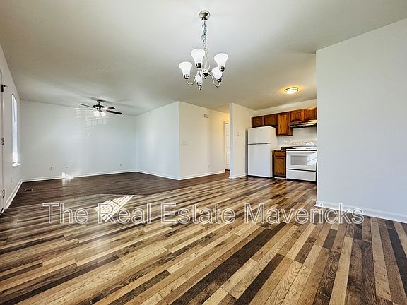 3rd image of 1922 Lynnbrook Ave