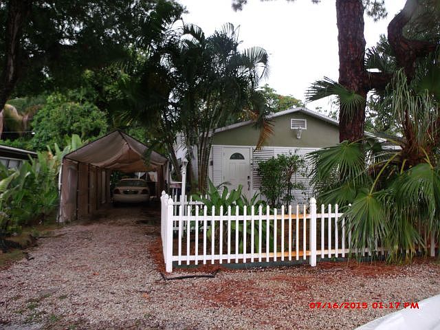 1st image of 527 NE 24th St