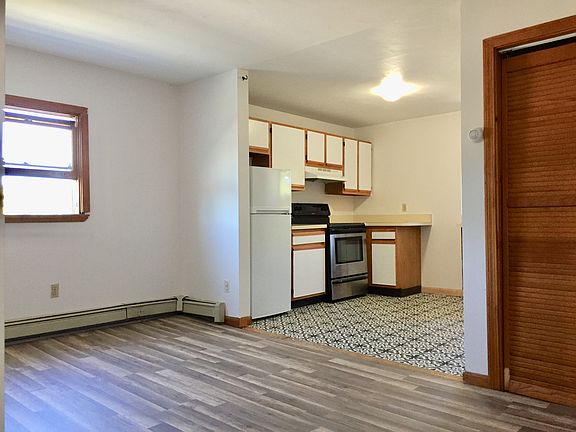 3rd image of 1604 Commercial St #5