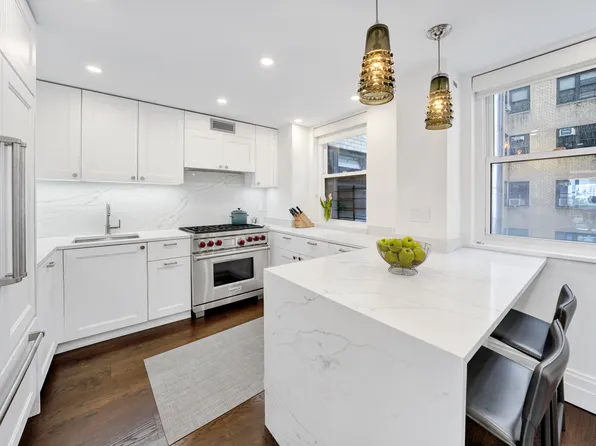 315 East 72nd Street image 7 of 14