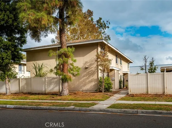 13447 1/4 Village Dr, Cerritos, CA 90703