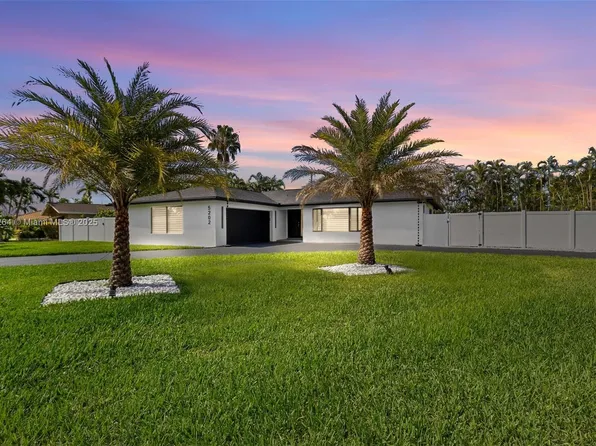 5202 Elm Ct, Cape Coral, FL 33904
