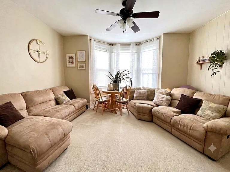 22 Stanford Ave — Photo 5