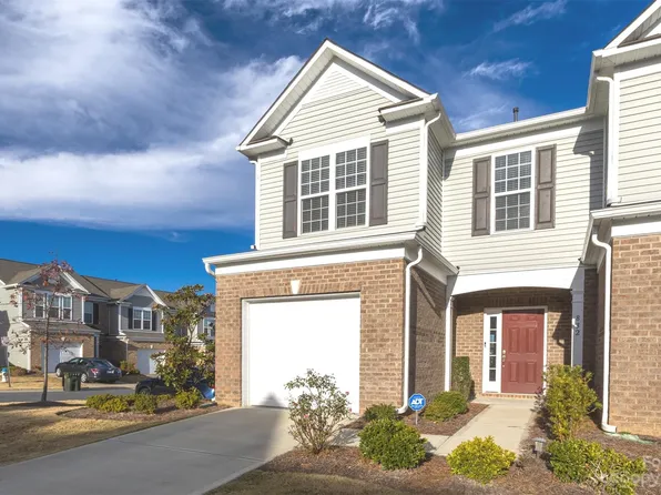 832 Canoe Song Rd, Fort Mill, SC 29708