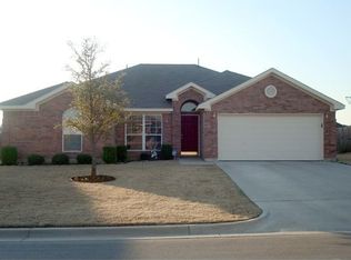 1625 Hummingbird Ln, Cleburne, TX 76033