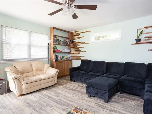 1247 New Land Dr, Virginia Beach, VA 23453