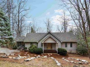 325 Hearthstone Ln, Nellysford, VA 22958