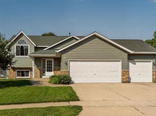 5319 Highgrove Ln NW, Rochester, MN 55901