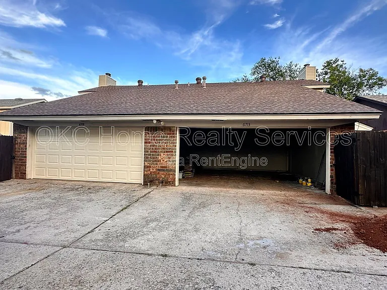 6713 Lyrewood Ln — Photo 2