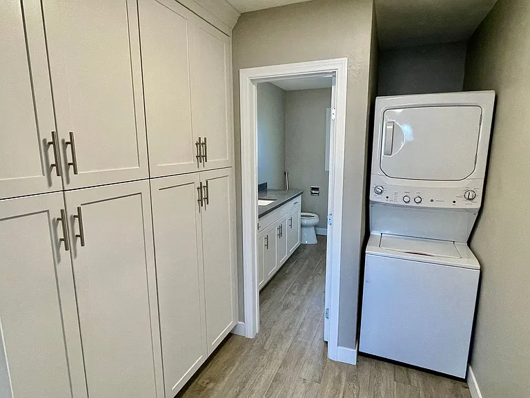 4137-43 Wilson Ave #4143 — Photo 9