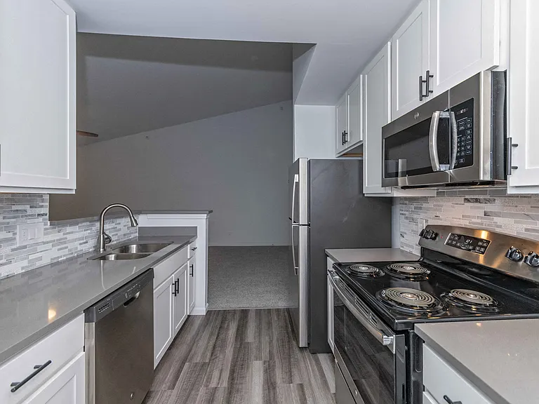 Ivy Hills Living Spaces — Photo 90