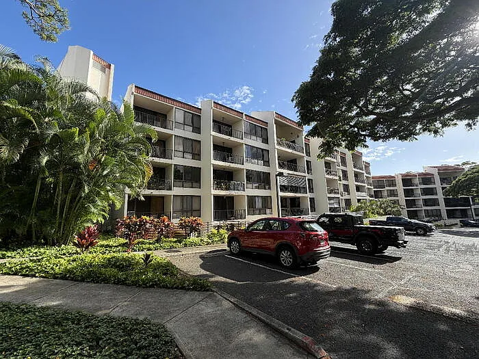3138 Waialae Ave