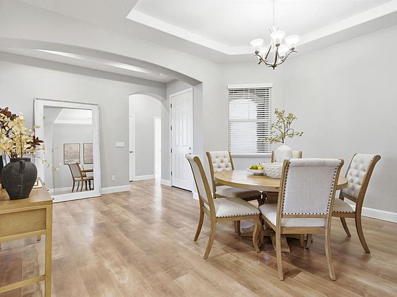 5th image of 679 Lefevre Dr