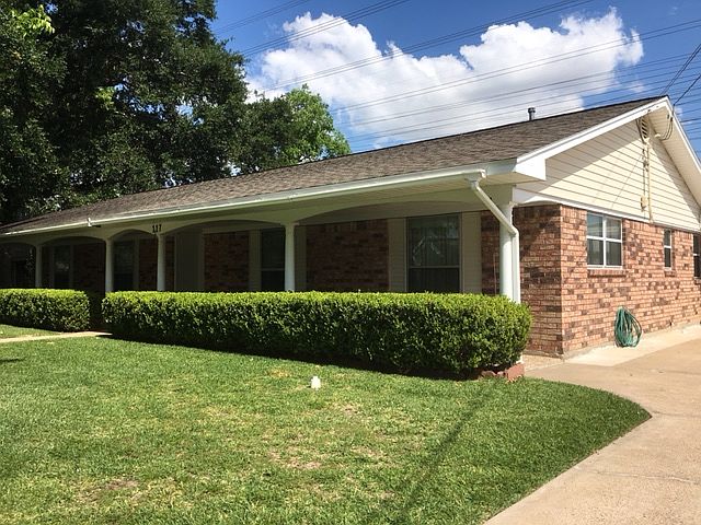 1st image of 117 W Forrest Ln