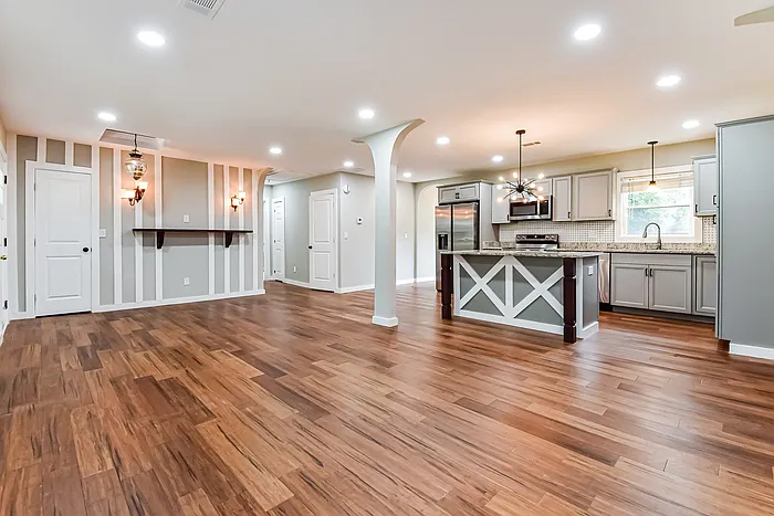 4 bed, 2.0 bath, 1821 sqft, $1,995 — Photo 4