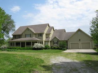 1609 N Rust Rd, Grain Valley, MO 64029