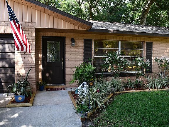 3rd image of 762 Tumblebrook Dr