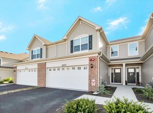 1233 Hawk Hollow Dr, Yorkville, IL 60560