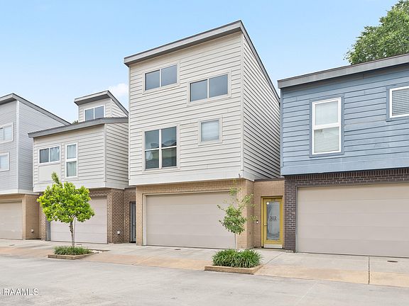 4th image of 302 Highland Oaks Ln