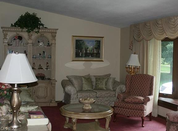 2nd image of 349 Hamilton Cir